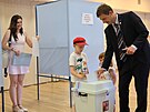 Lídr hnutí SPD a Trikolory Petr Mach odevzdal svj hlas ve volbách do...