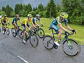 Primo Rogli ve luté dresu bhem sedmé etapy na Critérium du Dauphiné