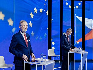 Debata premiéra a lídra vládní strany ODS i koalice SPOLU Petra Fialy a...