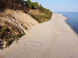 Jastrz�bia Góra má pro ka�dého n�co. T�eba maják Latarnia ozna�ující...