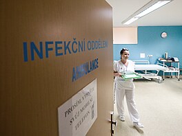 Infekní oddlení Krajské nemocnice v Liberci má kapacitu 24 lek. V pondlí...