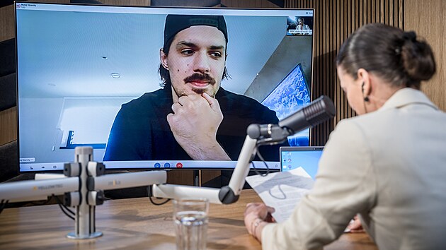 Hostem podcastu je hokejov� �to�n�k Mat�j Str�nsk�.