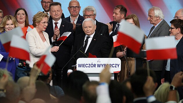 P�edseda polsk� opozi�n� strany PiS v jej�m �t�bu p�i evropsk�ch volb�ch (9. �ervna 2024)