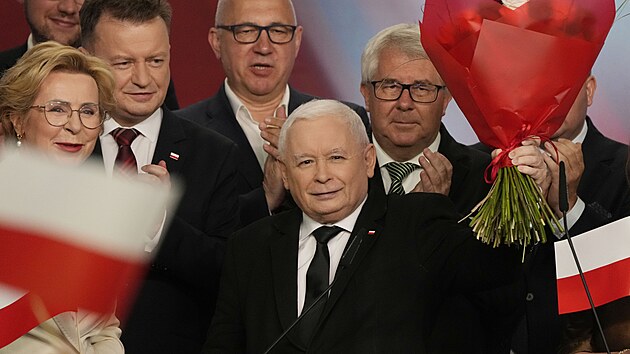 P�edseda polsk� opozi�n� strany PiS Jaroslaw Kaczynski v jej�m �t�bu p�i evropsk�ch volb�ch (9. �ervna 2024)