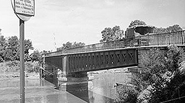 Most pes Ornu, dnen Horsa Bridge