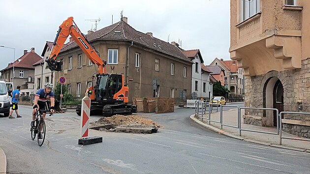 Rekonstrukce vodovodu a kanalizace v Litomicch pinesla a jet pinese adu uzavrek. (3. ervna 2024)