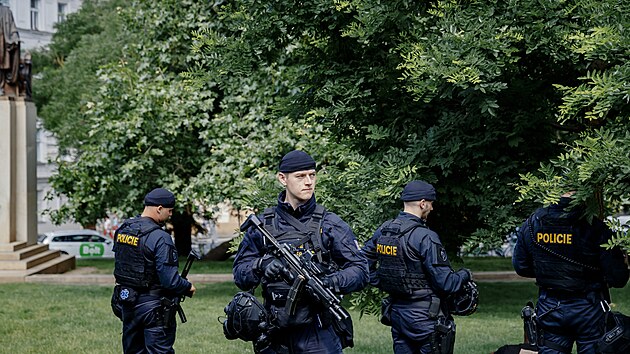 Policejní kontroly na Hlavním nádra�í v Praze. (6. �ervna 2024)