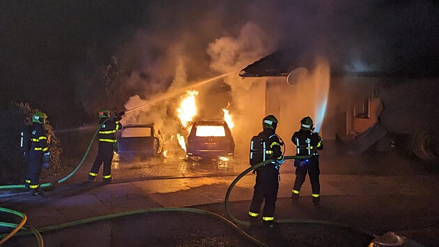 Zsah hasi pi poru domu a automobil v Petrovicch u Karvin. dajn lo o mstu klienta sociln pracovnice. (5. ervna 2302