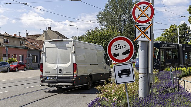 Nezvykl znaka se objevila v Brn u Malomickho mostu.