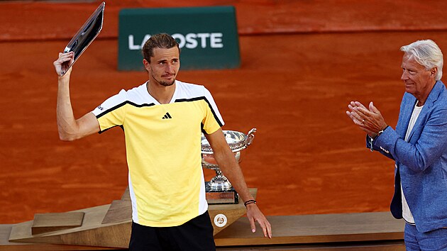 Alexander Zverev pebr cenu za druh msto na turnaji Roland Garros.