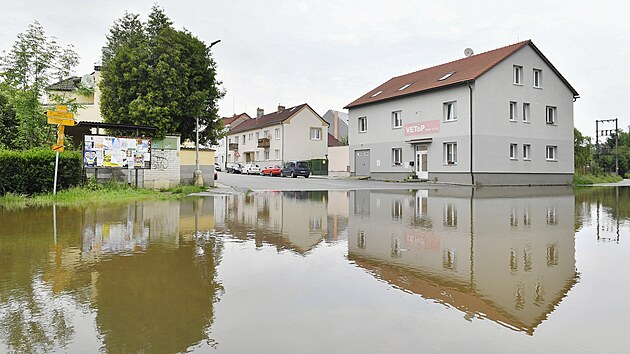 Rozvodn�n� Radbuza ve Sta�kov� (2. �ervna 2024)