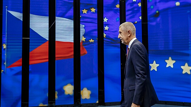 Debata premi�ra a l�dra vl�dn� strany ODS i koalice SPOLU Petra Fialy a p�edsedy opozi�n�ho hnut� ANO Andreje Babi�e na CNN Prima News. (5. �ervna 2024)