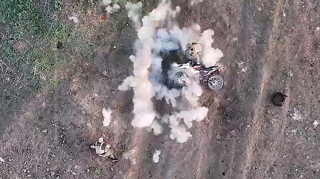 Rusov cvi toky na motorkch. Pro drony jsou snadn sousto