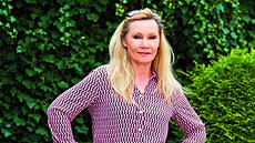 Jind�i�ka te� pomáhá s hubnutím dal�ím lidem.