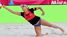 Marn� se Barbora Hermannová natahovala po mí�i po útoku Nizozemek.