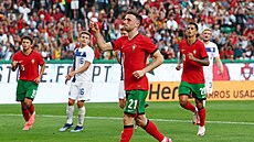 Diogo Jota oslavuje svj gól proti Finsku.