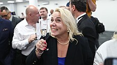 Klára Dostálová z hnutí ANO si pipíjí na vítzství ve volbách do Evropského...