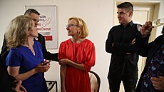 Kandidátka Kate�ina Kone�ná ze strany Sta�ilo! po vyhlá�ení voleb. (9. �ervna...