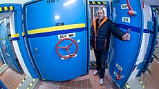 Podnikatel Heinz Fuhrmann ukazuje sv�j protiatomový bunkr ve m�st� Pasewalk....
