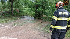 Hasi�i zasahovali kv�li po�así ve Vala�ských Kloboukách na Zlínsku, kde dé��...