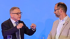 Pedvolební superdebata na iDNES.cz. Uprosted hovoí za SOCDEM exministr...