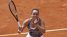 Tereza Valentová slaví vít�zství ve finále dvouhry juniorek na Roland Garros.