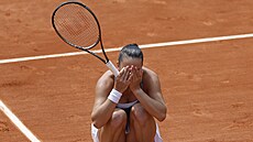 Tereza Valentová slaví vít�zství ve finále dvouhry juniorek na Roland Garros.