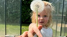 I malá Johanka se lé�í s agresivním nádorem mozku ve Francii.