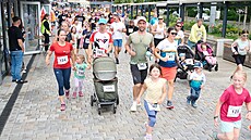 Ulicemi Zlína belo v rámci festivalového rodinného  bhu pes 900 dtí,...