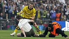 Úvod finále Ligy mistr� mezi Realem Madrid a Dortmundem naru�ilo n�kolik...