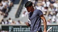Carlos Alcaraz se raduje v semifinále Roland Garros.