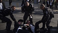 Nenarukujeme! Izrael napadený Hamásem a ostelovaný Hizballáhem ze severu má...