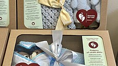 Do takzvaných memorybox�, které dodává do nemocnic organizace Dít� v srdci,...