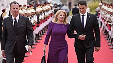 Slovenská prezidentka Zuzana �aputová s man�elem Jurajem Rizmanem (vpravo) na...