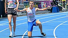 Jakub Dudycha se raduje z druhého místa v rozb�hu na mistrovství Evropy v �ím�.