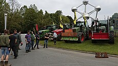 Prostestující farmá�i p�ed bruselským Atomiem (4. �ervna 2024)