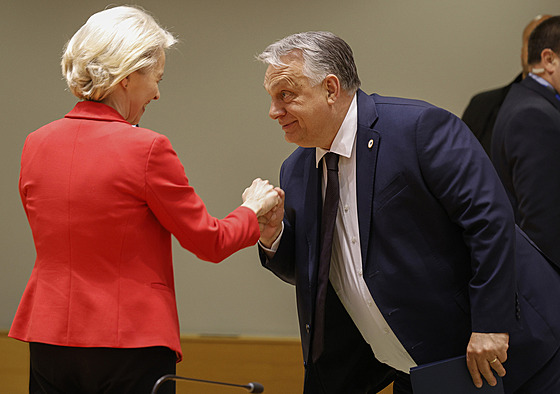 Na summit Evropské unie dorazil i ma�arský premiér Viktor Orbán. Na snímku...