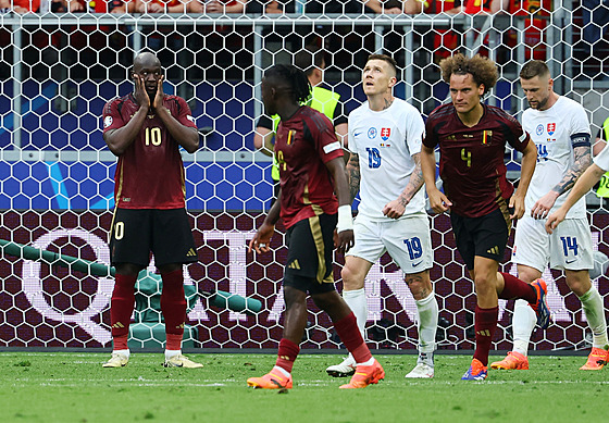 Belgický útoník Romelu Lukaku v zápase se Slovenskem.