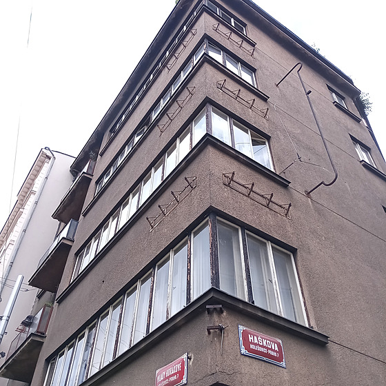 D�m na rohu Milady Horákové a Ha�kovy ulice