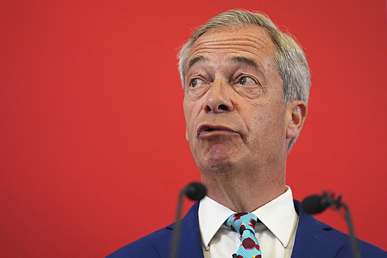 Britský politik Nigel Farage vede pedvolební kampa. (10. ervna 2024)