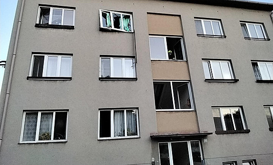 Výbuch plynu zniil v Devohosticích byt ve tetím podlaí domu.