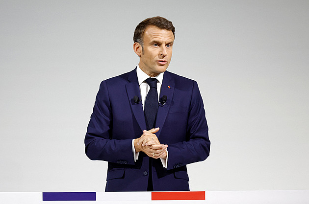 Jedině volby vše vyjasní, vysvětlil Macron. Varuje před podporou extrémů