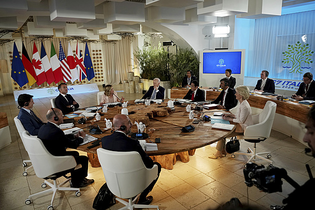 Z výnosů ruského majetku se zafinancuje půjčka pro Ukrajinu, dohodli se lídři G7