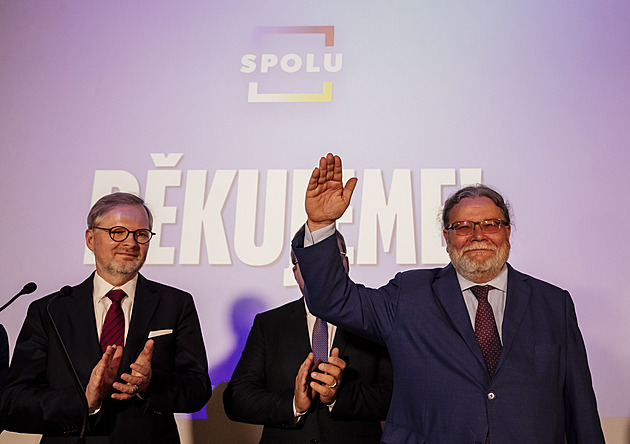 Bezvýchodná vládní pohoda. Koalice by možná ráda svou politiku nějak změnila, ale neumí to