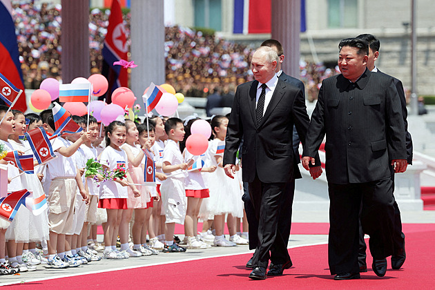 Romance dvou diktátorů. Severokorejský vůdce Kim kuje pikle s přítelem Putinem
