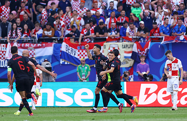 Chorvatsko - Albánie 2:2, Gjasula napravil vlastní gól, v nastavení srovnal