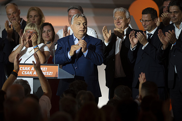Orbán po volbách mluví o vítězství. Ale jeho moc nebyla nikdy tak ohrožena