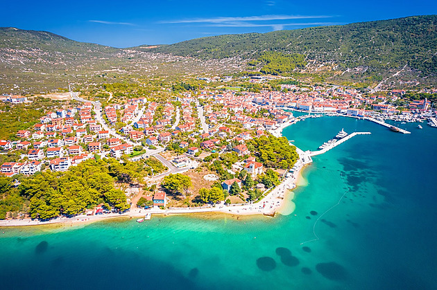 VIDEO: Chorvatský ráj osamocených pláží. Ostrov Cres si zamilují i cyklisté