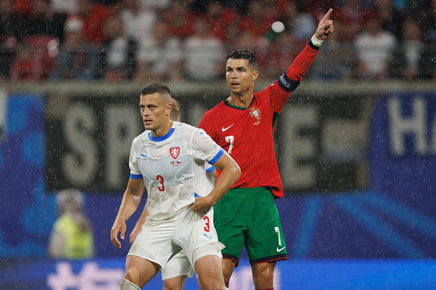 Česká obrana vs. Ronaldo: Splněný sen, ale respekt tam úplně nebyl, řekl Holeš