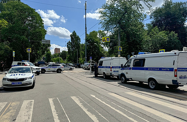 Muži drží v ruské věznici dozorce jako rukojmí a hlásí se k Islámskému státu
